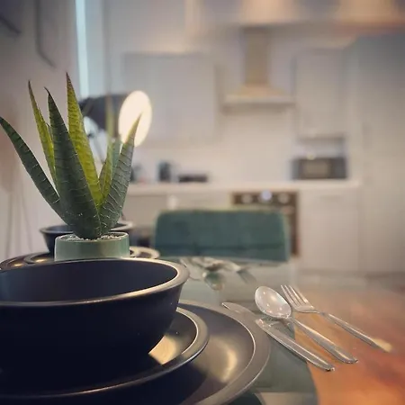 The Law House By The Opulence - Free Centre Parking *