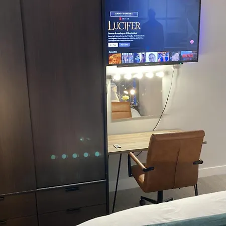 Apartment The Law House By The Opulence - Free Centre Parking